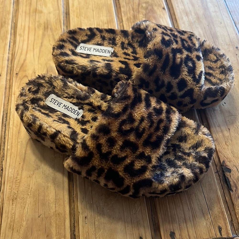 Steve Madden Platform slipper sandals